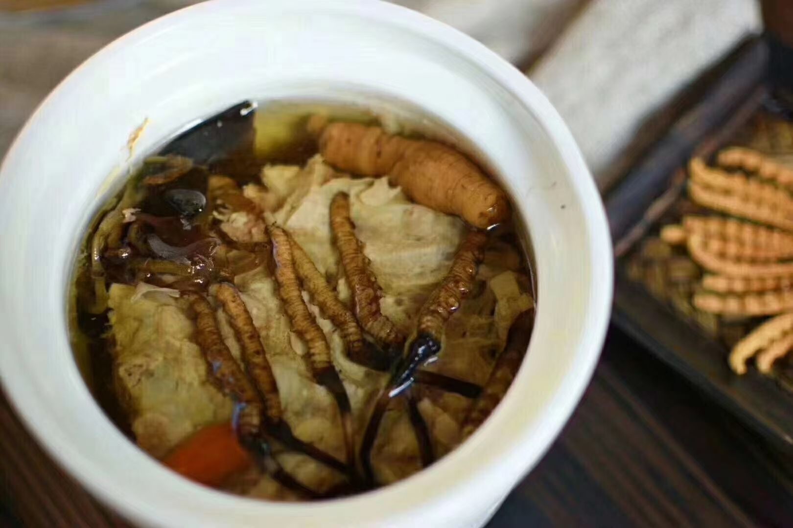 冬蟲夏草怎么食用？